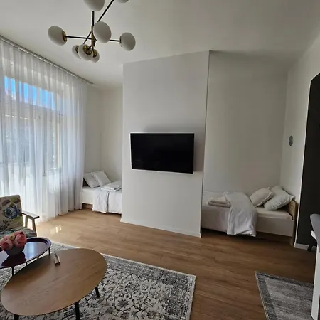 Thedozo - 1bdr Modern, Central, Newly Renovated Apartman *