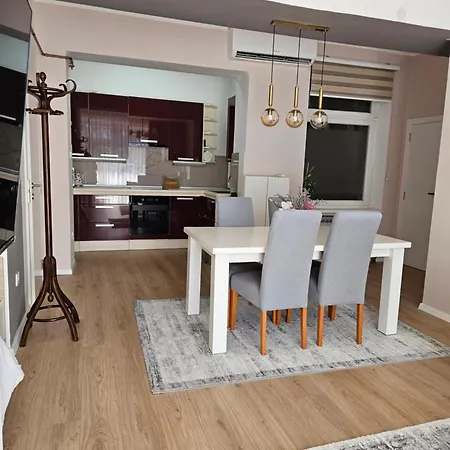Apartamento Thedozo - 1bdr Modern, Central, Newly Renovated Saraievo